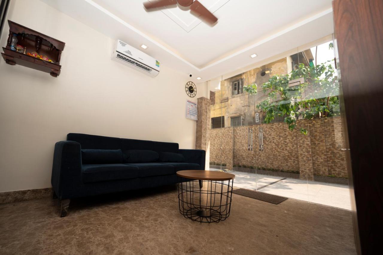 Lakeside Suites Колката Екстериор снимка