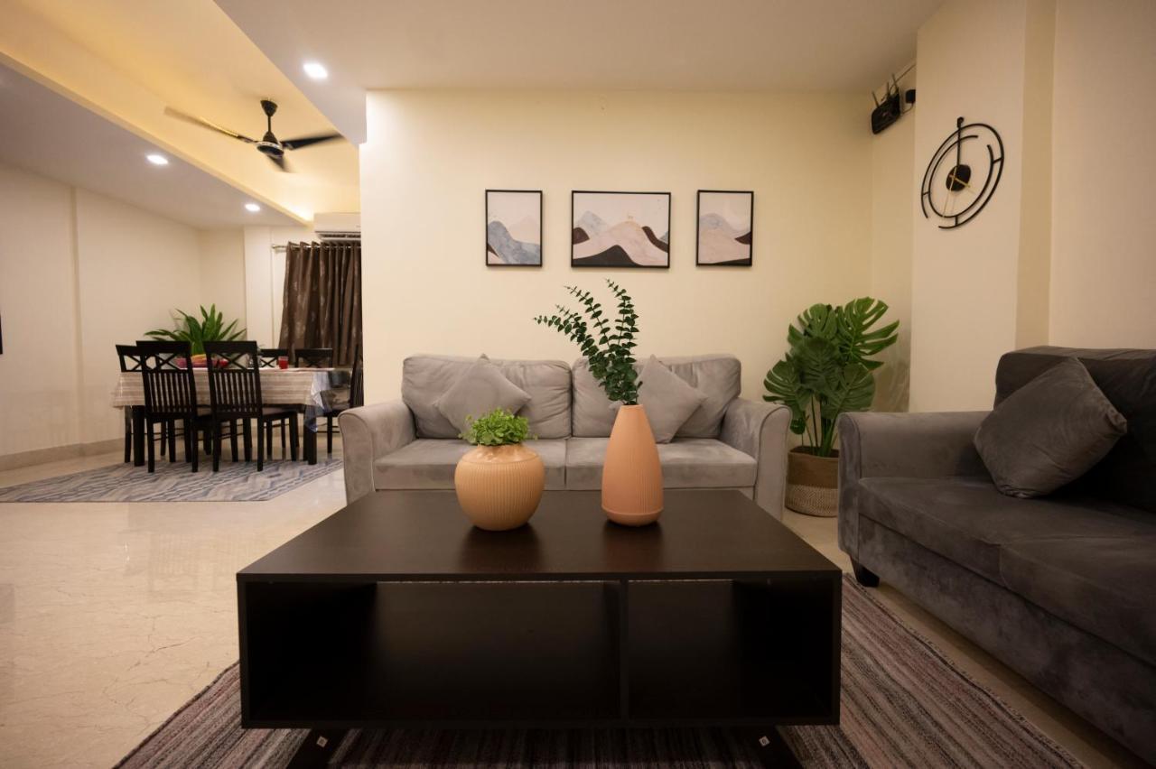 Lakeside Suites Колката Екстериор снимка