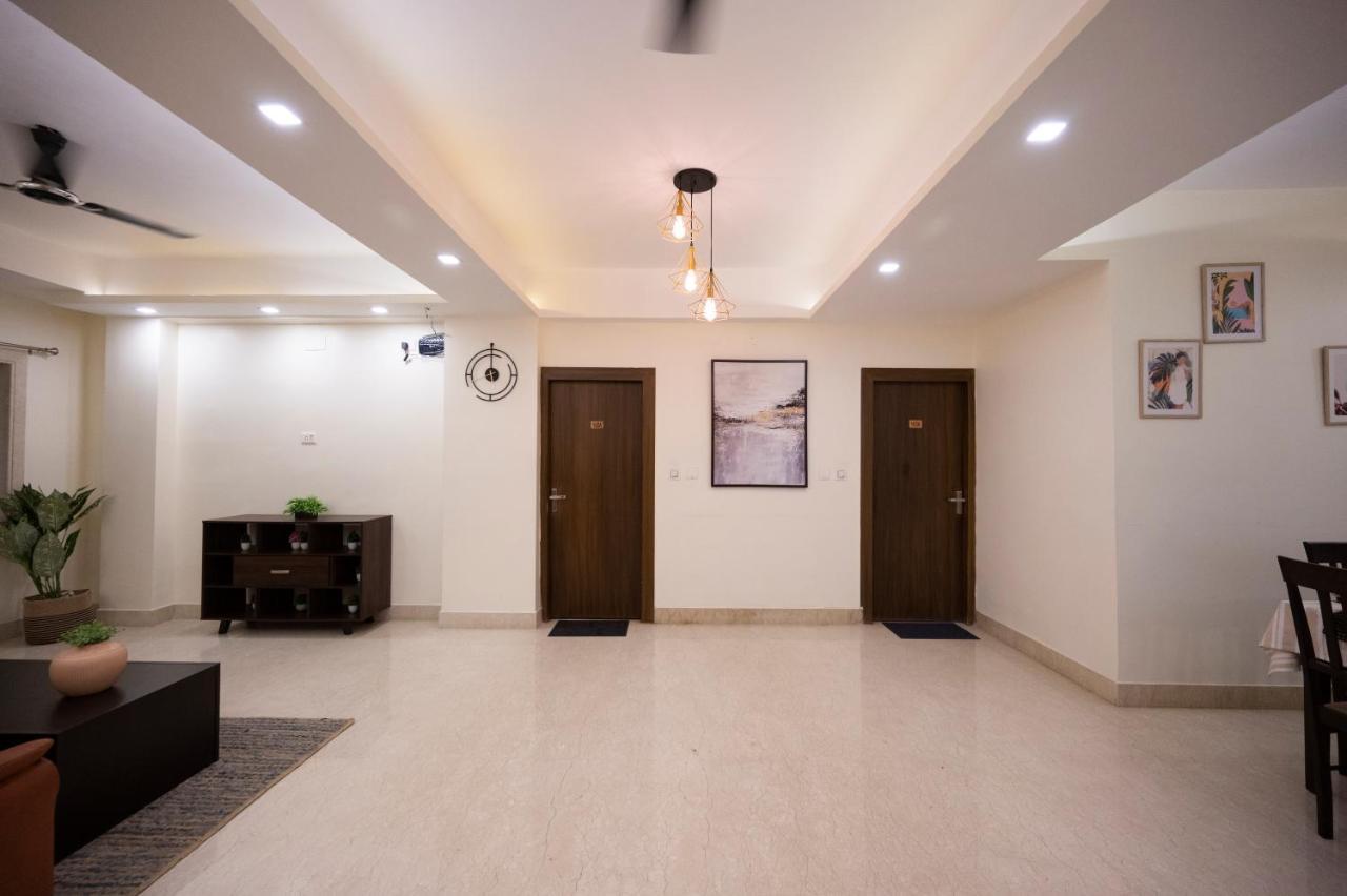 Lakeside Suites Колката Екстериор снимка