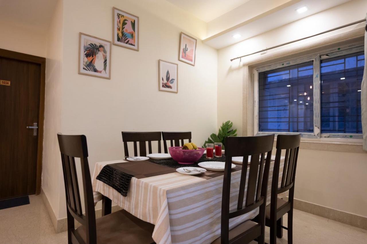 Lakeside Suites Колката Екстериор снимка