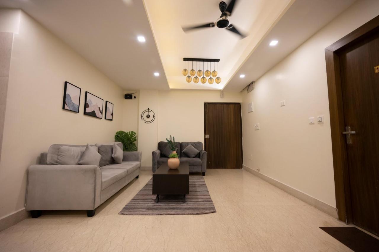 Lakeside Suites Колката Екстериор снимка