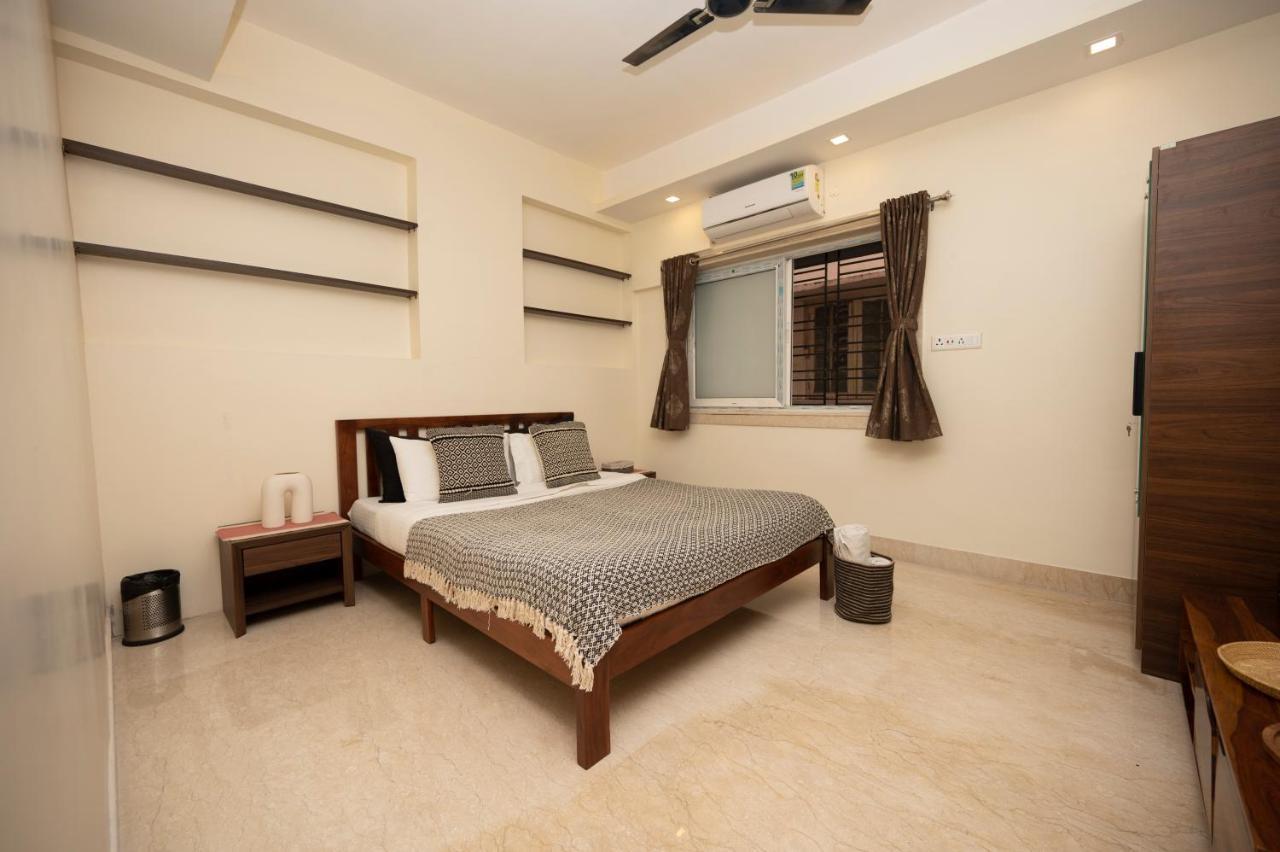 Lakeside Suites Колката Екстериор снимка