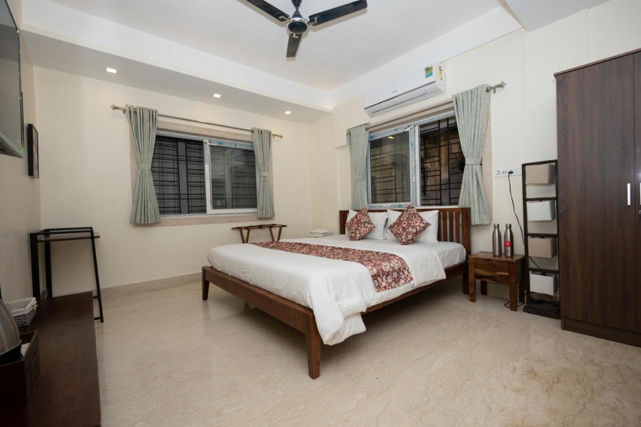 Lakeside Suites Колката Екстериор снимка