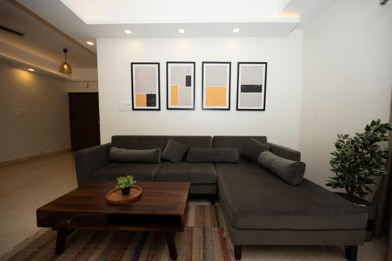Lakeside Suites Колката Екстериор снимка