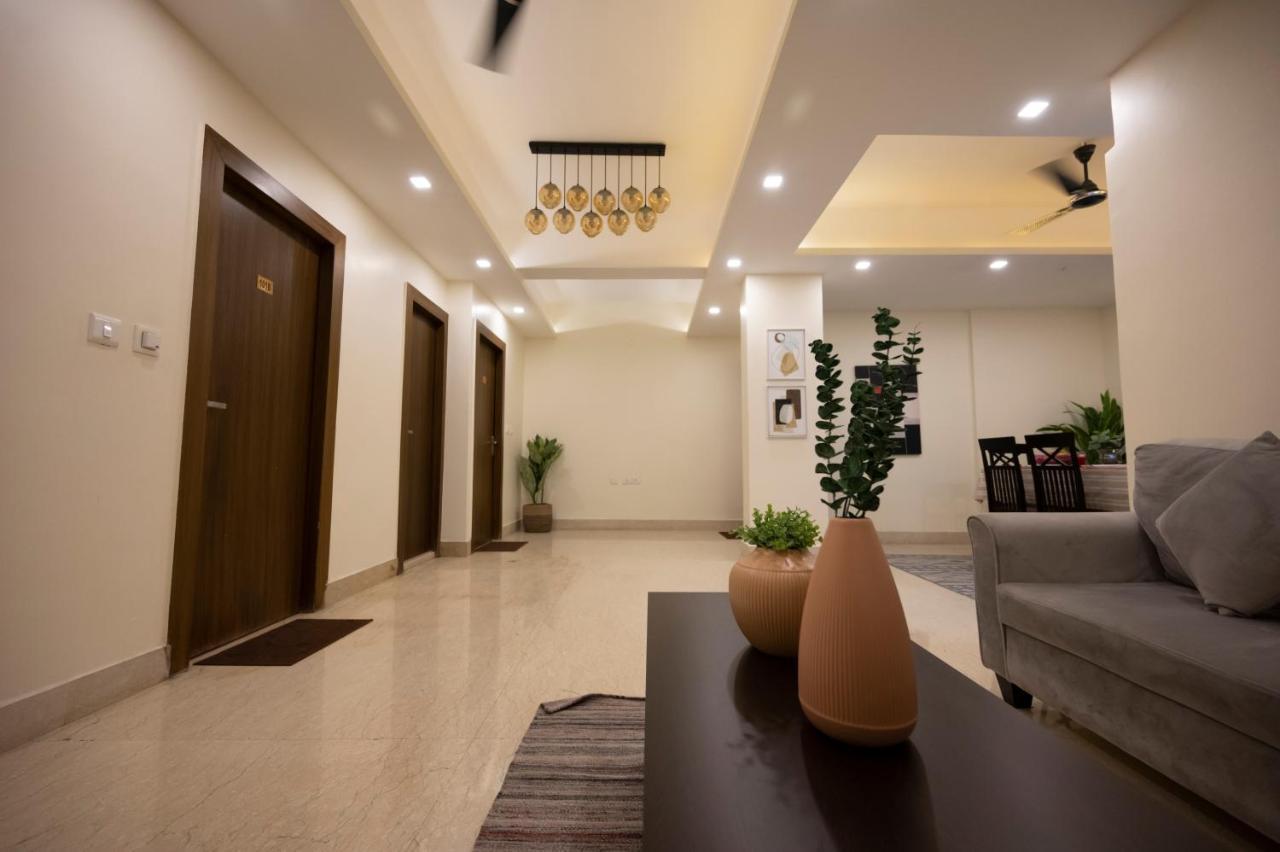 Lakeside Suites Колката Екстериор снимка