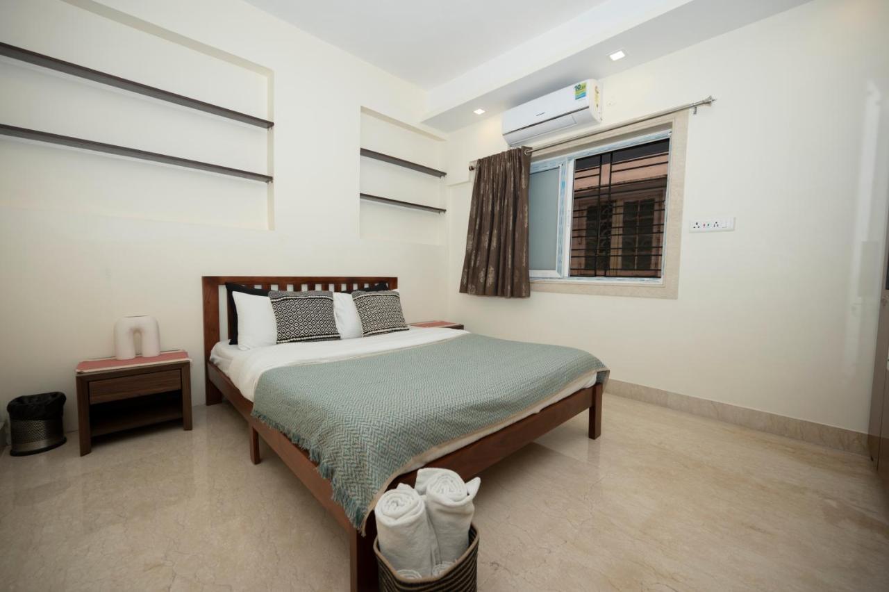 Lakeside Suites Колката Екстериор снимка