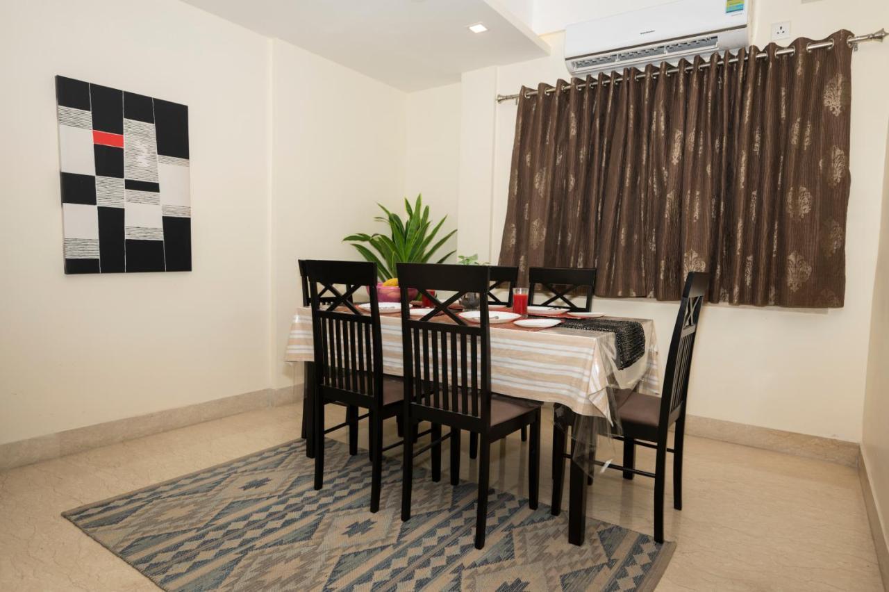 Lakeside Suites Колката Екстериор снимка