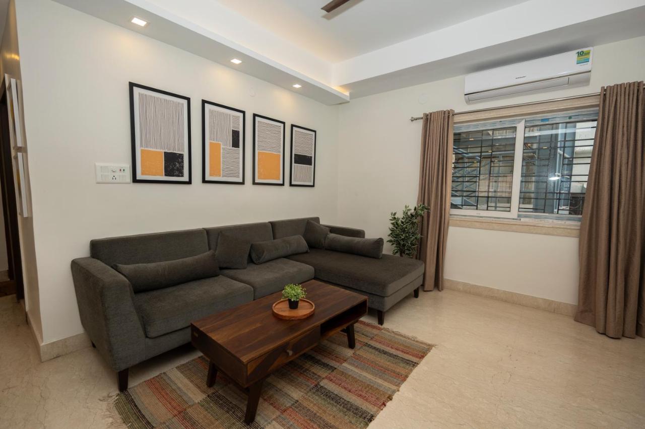 Lakeside Suites Колката Екстериор снимка